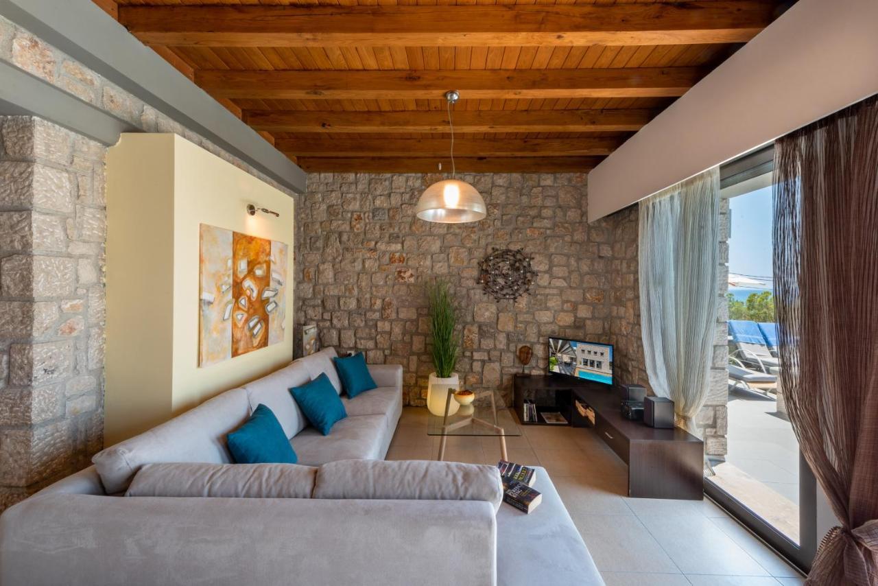 Pefki  Villa Costamare - Enjoy Lazy Days On The Private Pool-Jacuzzi מראה חיצוני תמונה