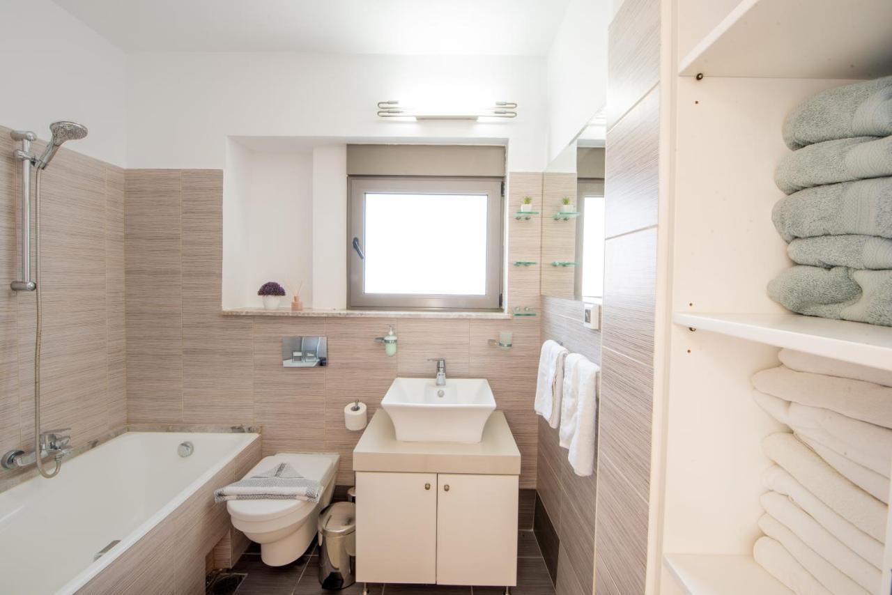 Pefki  Villa Costamare - Enjoy Lazy Days On The Private Pool-Jacuzzi מראה חיצוני תמונה