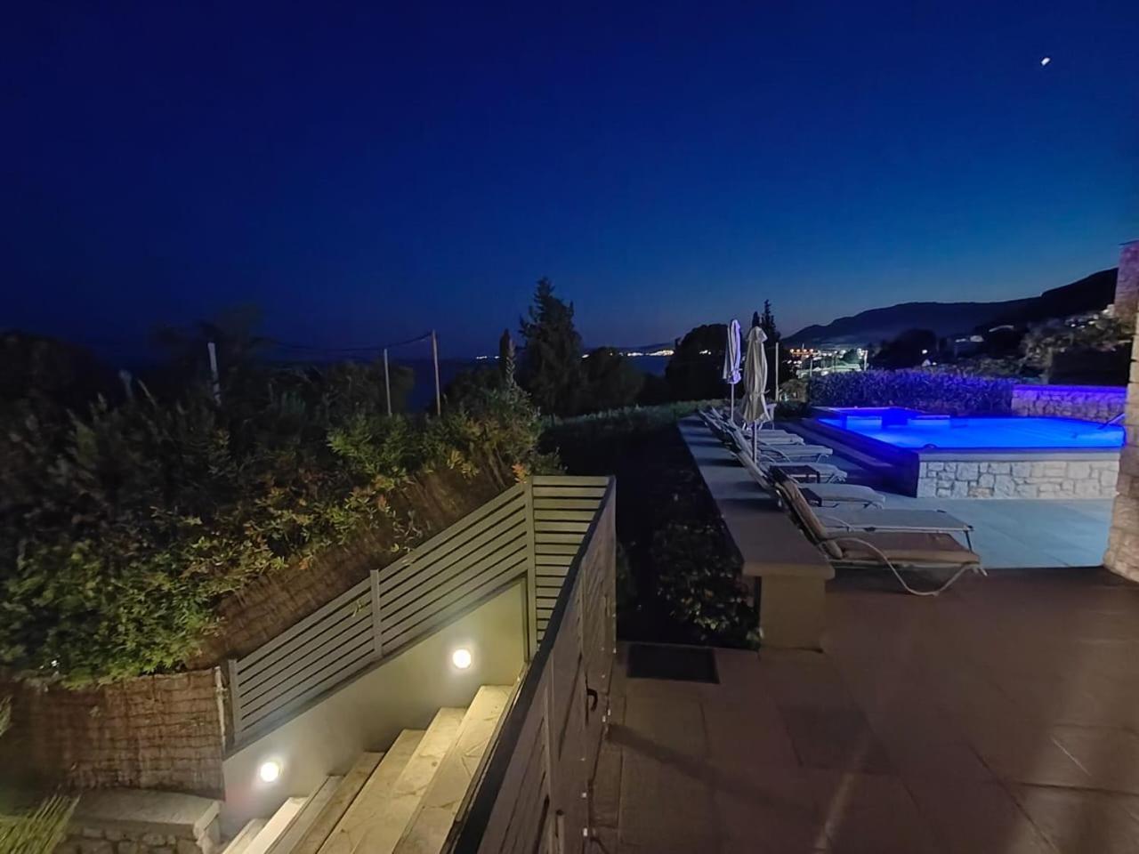 Pefki  Villa Costamare - Enjoy Lazy Days On The Private Pool-Jacuzzi מראה חיצוני תמונה