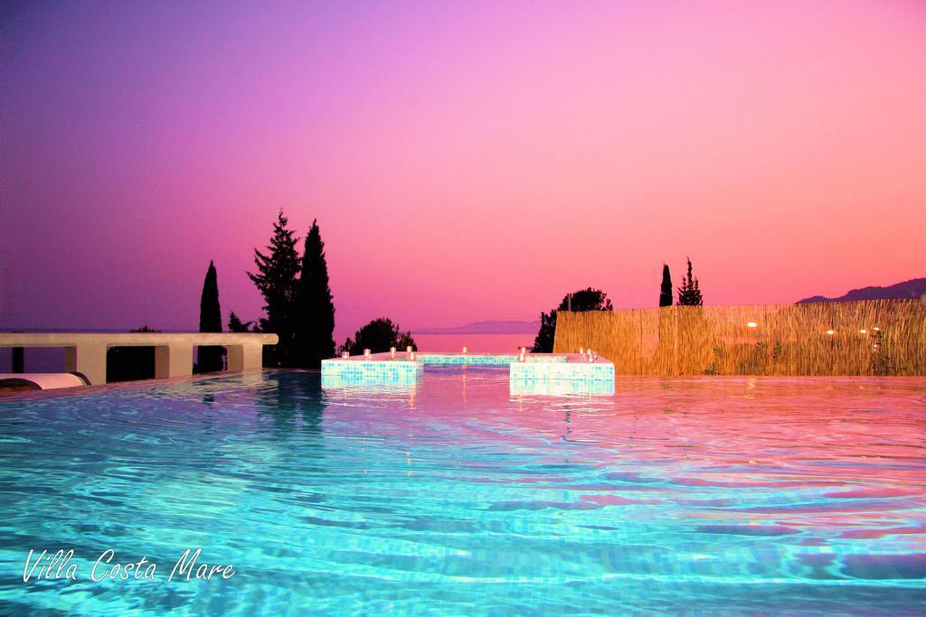 Pefki  Villa Costamare - Enjoy Lazy Days On The Private Pool-Jacuzzi חדר תמונה